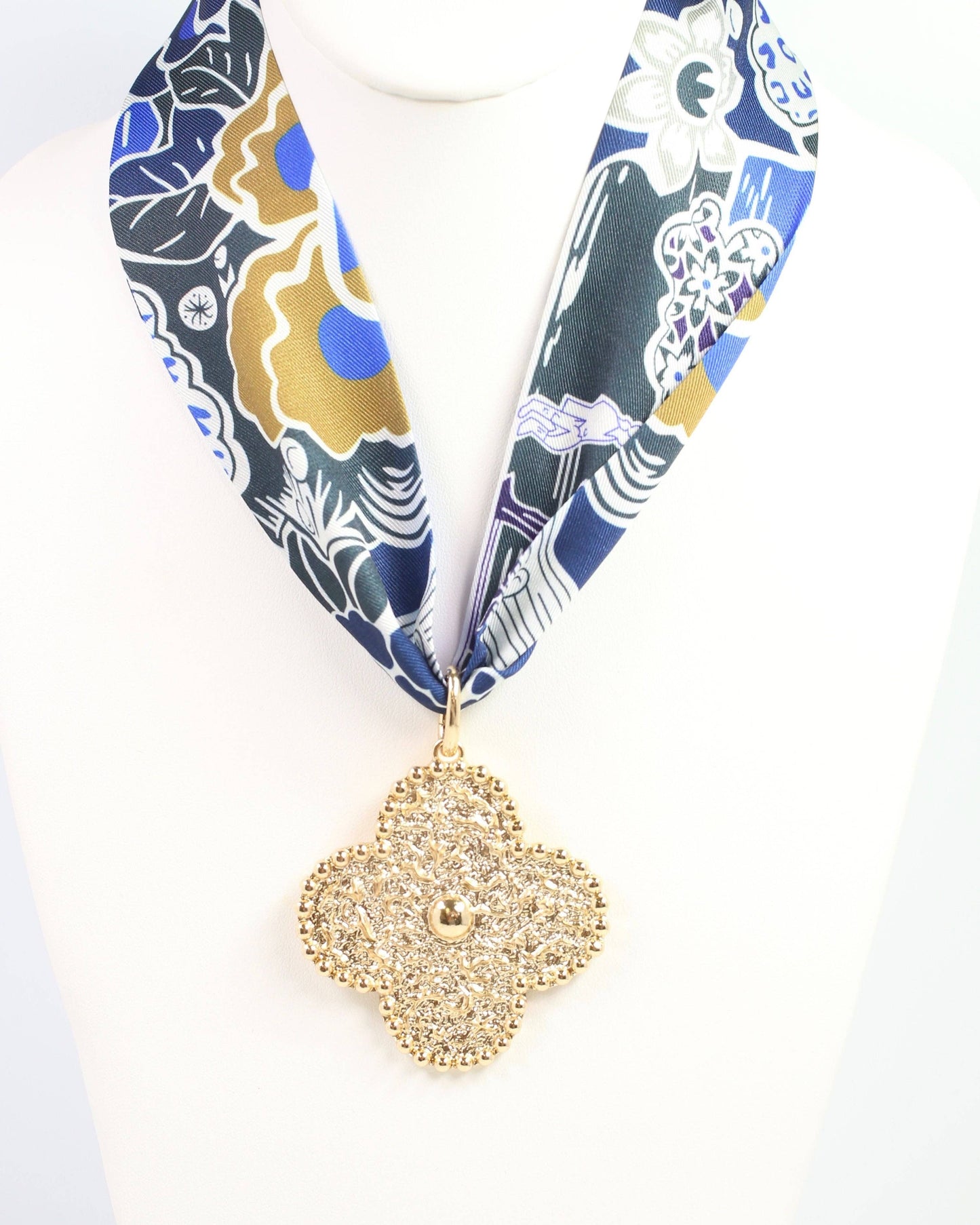 Camden Large Gold Clover Charm Gold