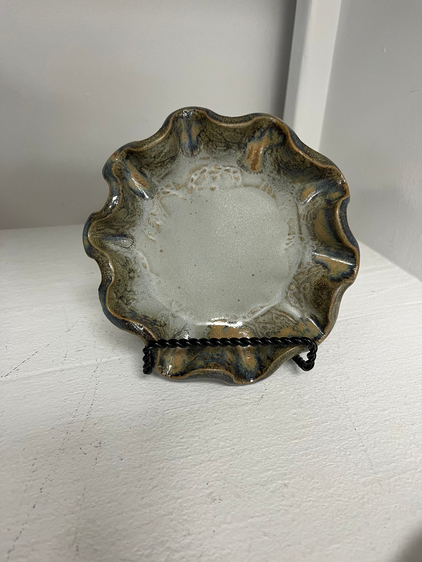 FP Round Candle Holder in River Rock