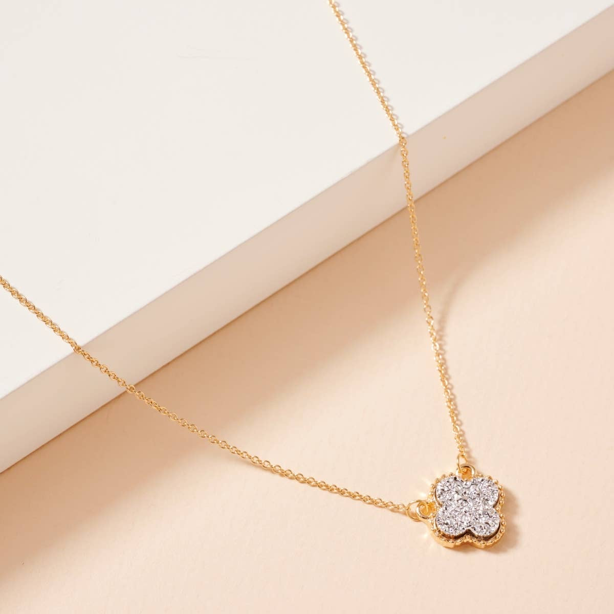 Flower Charm Druzy Stone Short Necklace-Gold/Silver