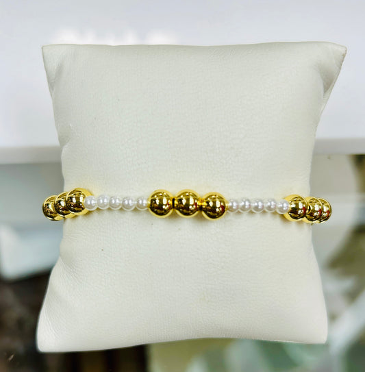 Pearl & Gold Beaded Stretch Bracelet