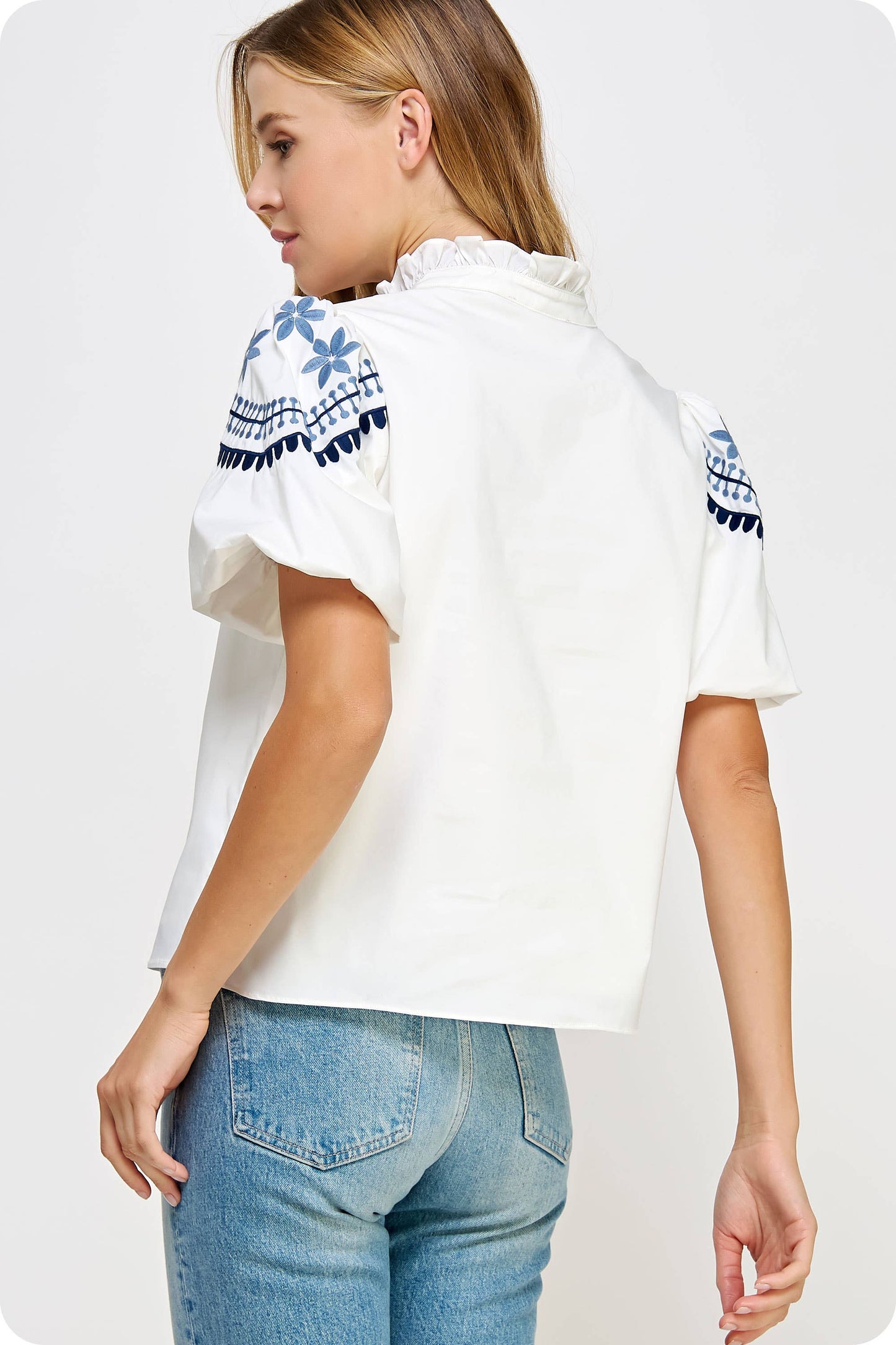 Embroidered Puff Sleeve Top