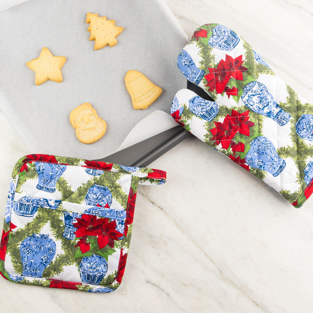 Poinsettia Oven Mitt Set