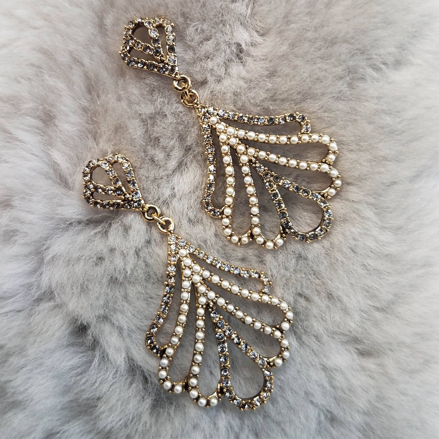 Shell Pearl Earrings