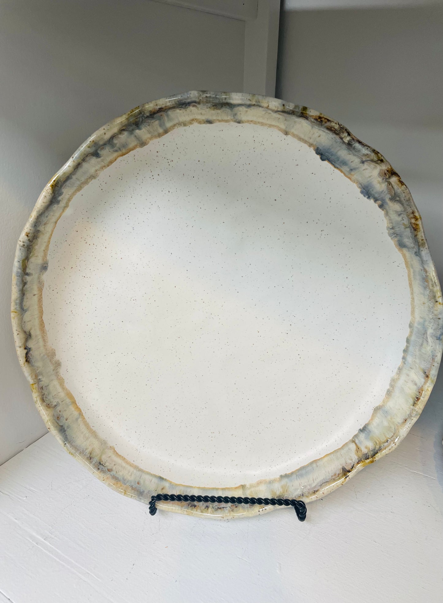 EB Grande Round Server In Magnolia