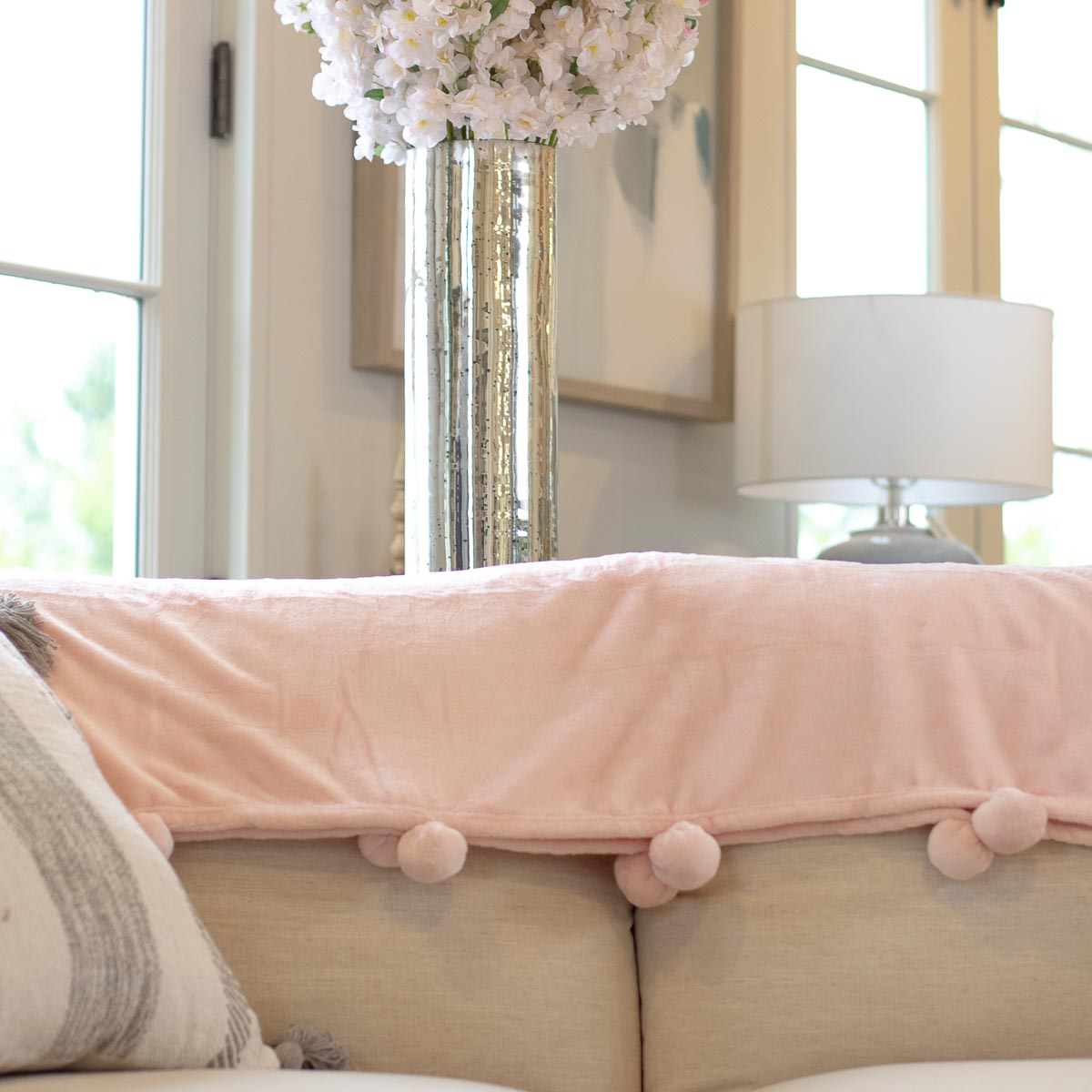 Cozy Pom Pom Throw In Pink