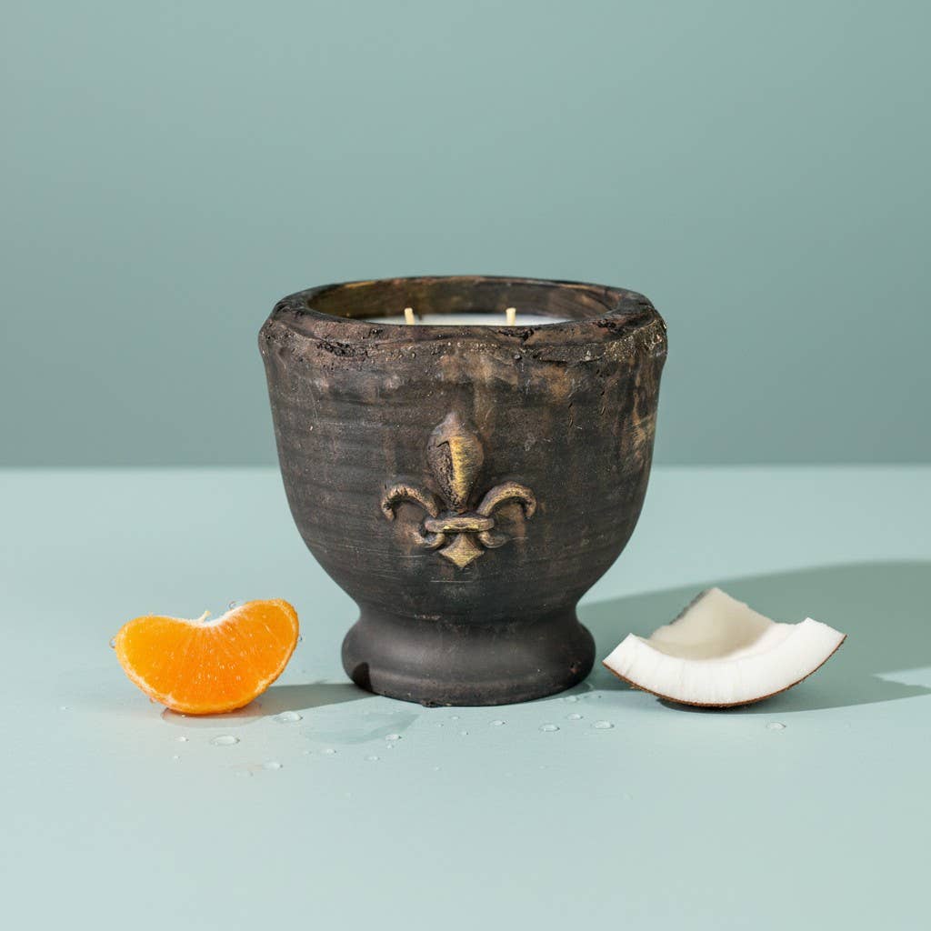 20 oz Classic Pottery Candle: Southern Suede