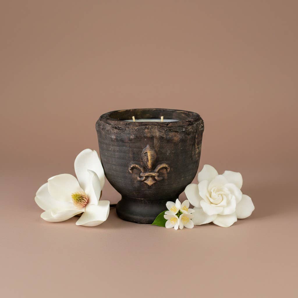 20 oz Classic Pottery Candle: Southern Suede