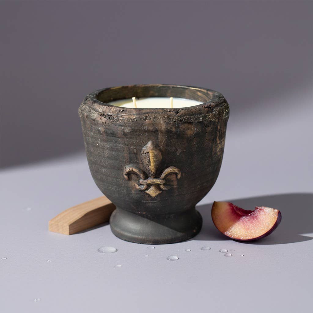 20 oz Classic Pottery Candle: Southern Suede