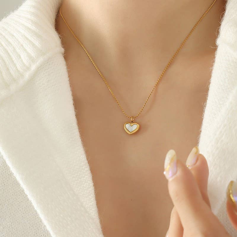 Graceful Heart Pendant Necklace