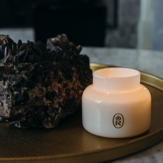 20 oz Heritage Candle: Belle