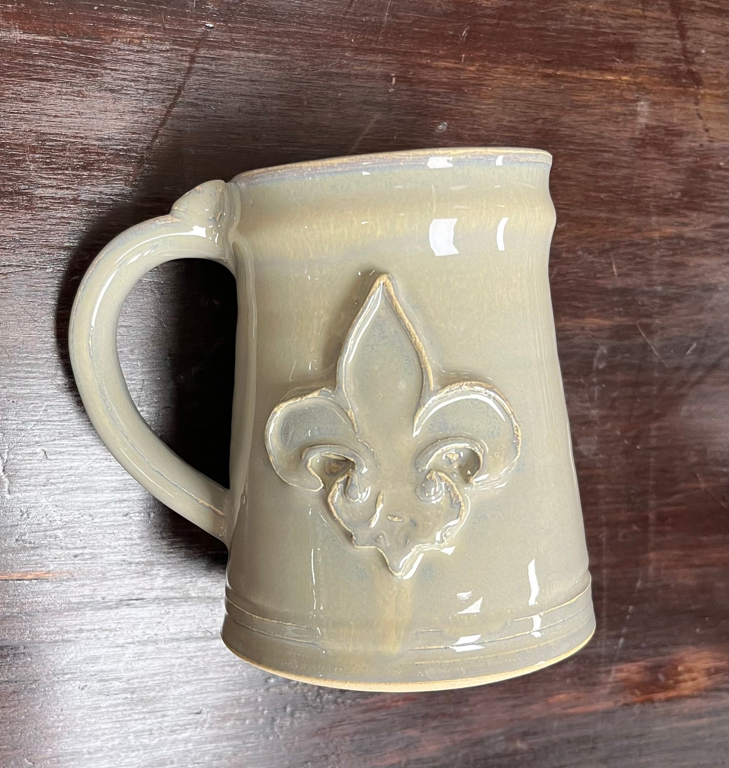 FP Fleur De Lis Mug in Morning Mist