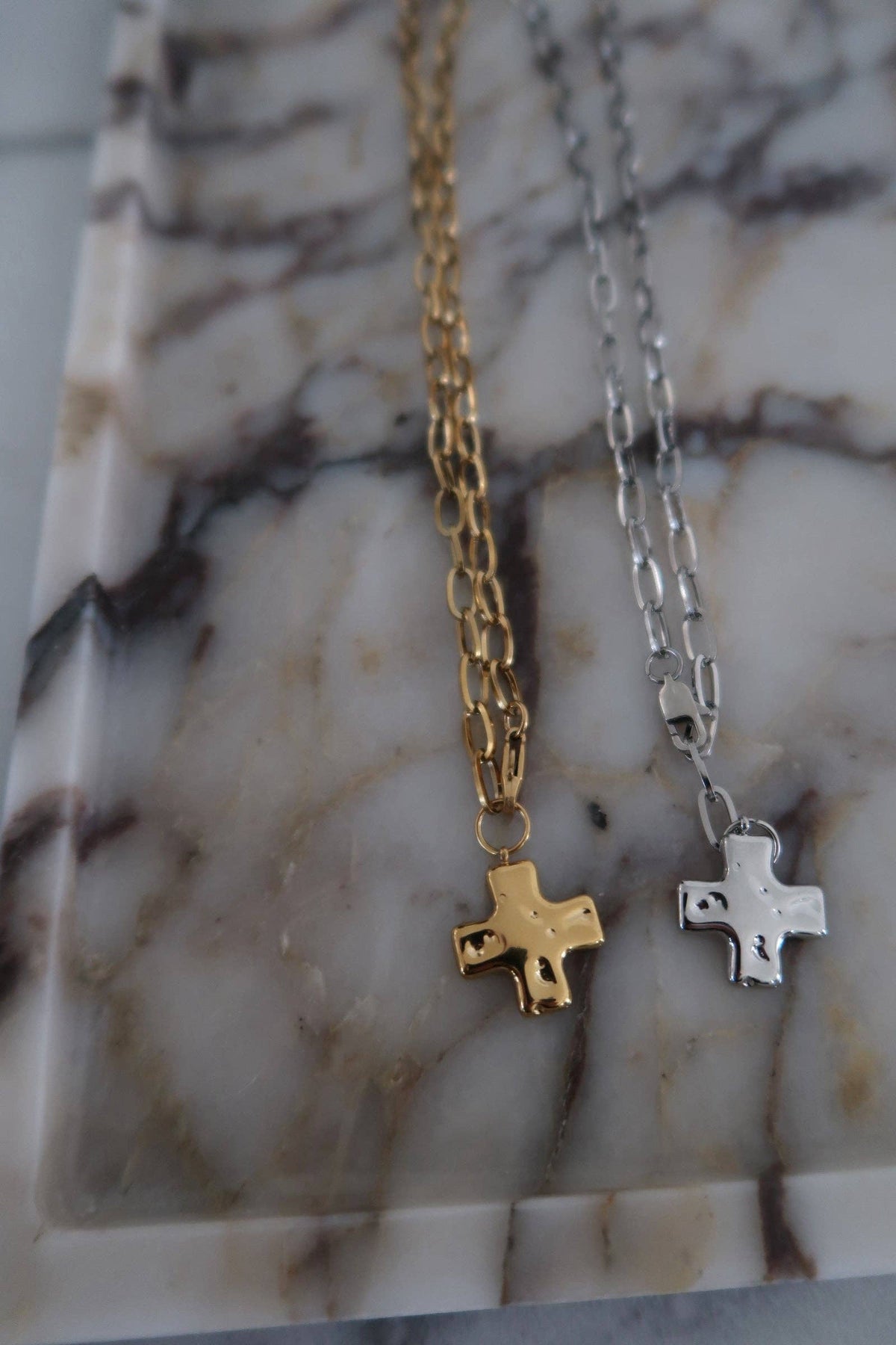 PAPERCLIP CROSS NECKLACE ￼: GOLD