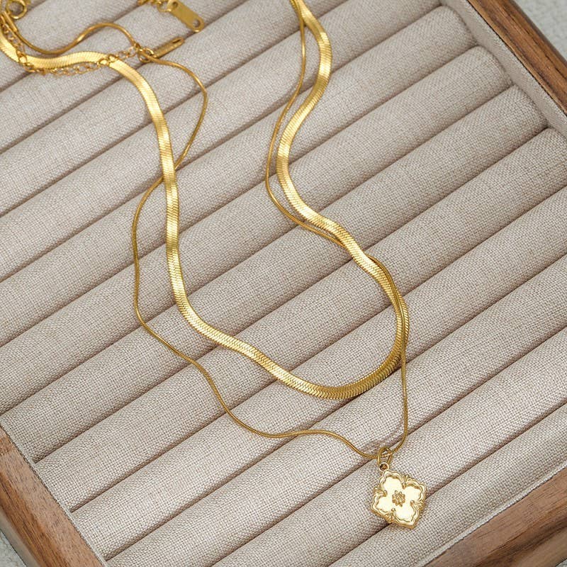 Caitlin Clover/Flower Layer Necklace
