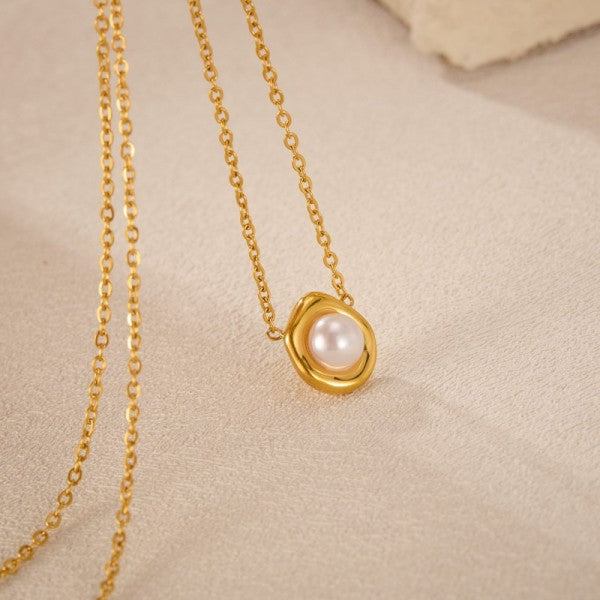 Pearl Pendant Necklace
