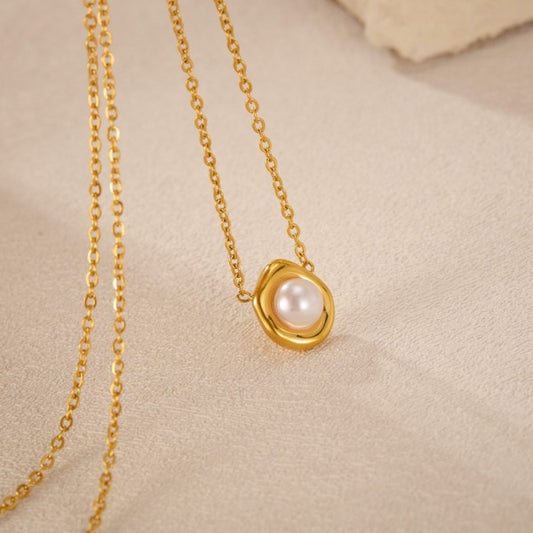Pearl Pendant Necklace