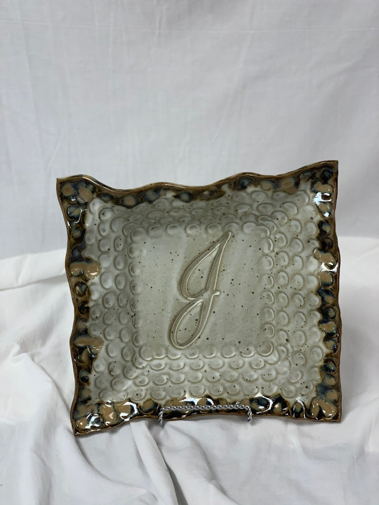 FP Large Initial Plate in Ivory Linen