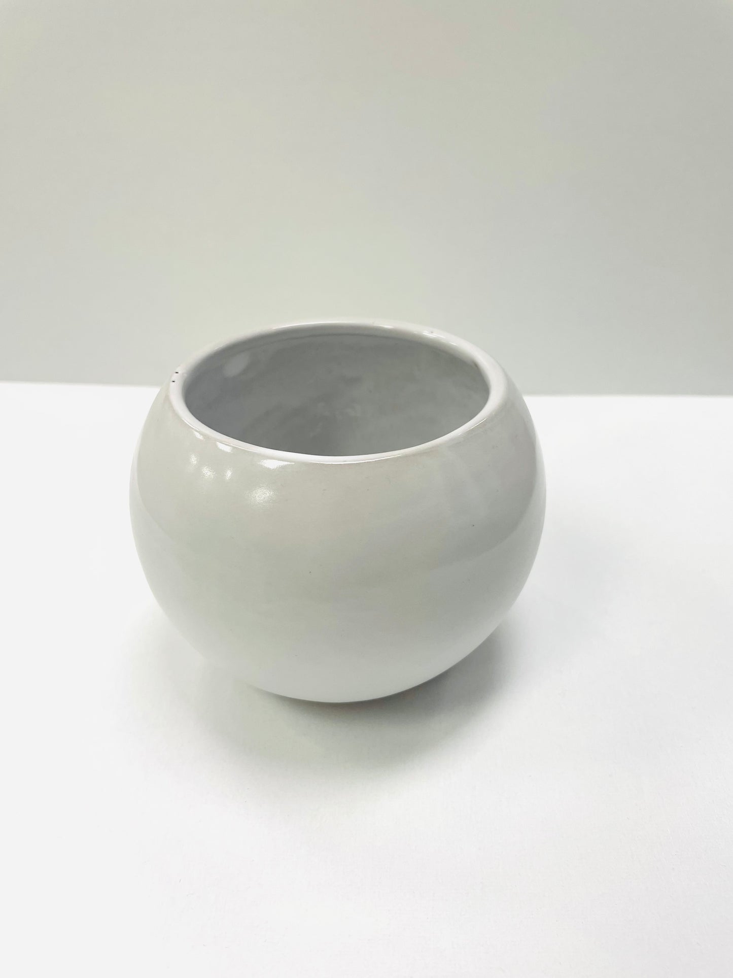 EB Small Globe Vase in Simply White